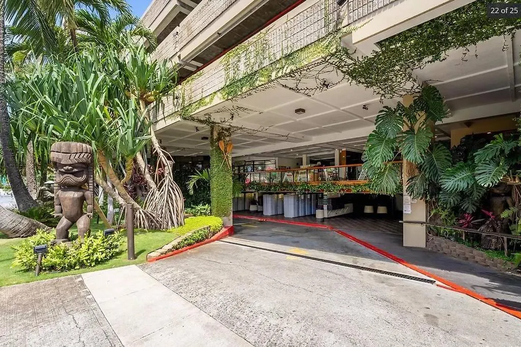 Waikiki Canal Family Room 6Person Honolulu United States