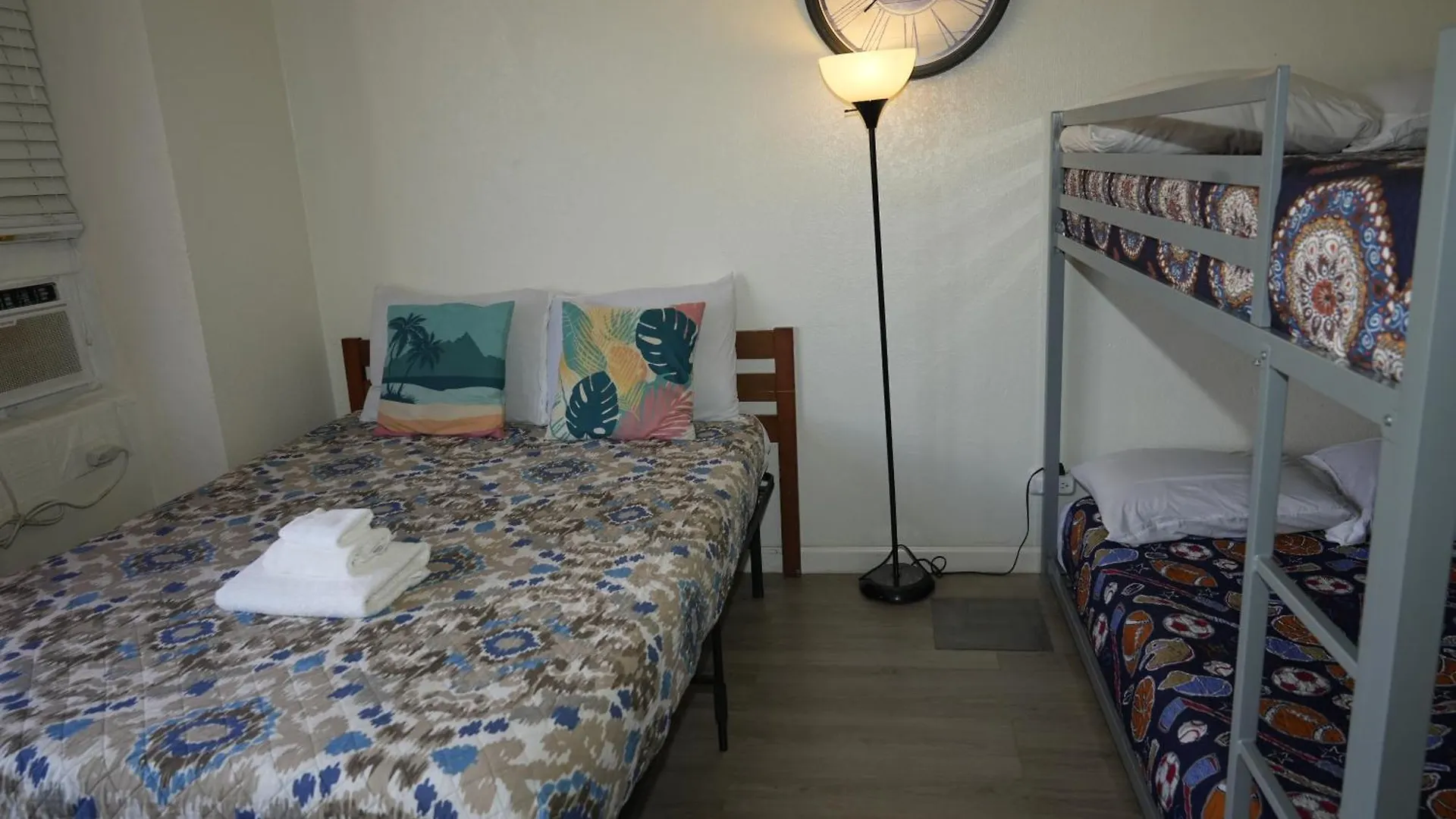 Waikiki Canal Family Room 6Person Honolulu