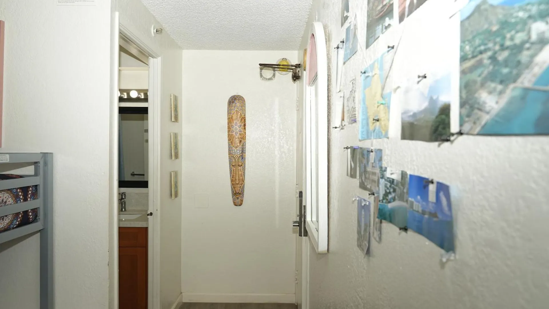 Waikiki Canal Family Room 6Person Honolulu USA