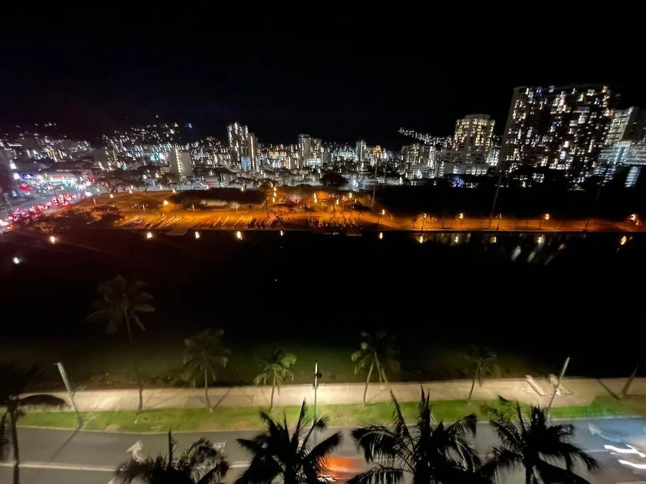 Waikiki Canal Family Room 6Person Honolulu